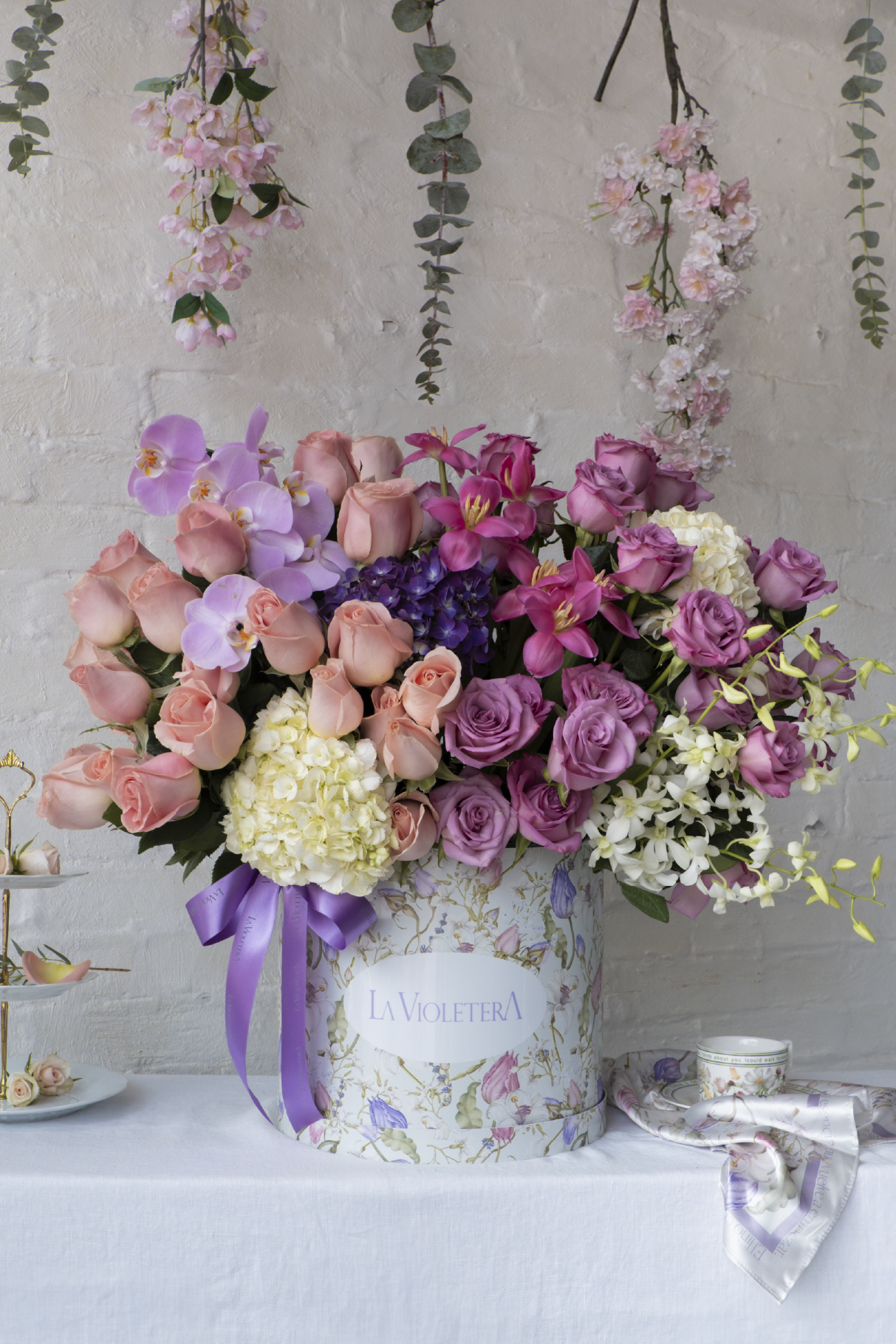 Emma, Orquídeas, rosas, hortensias y tulipanes