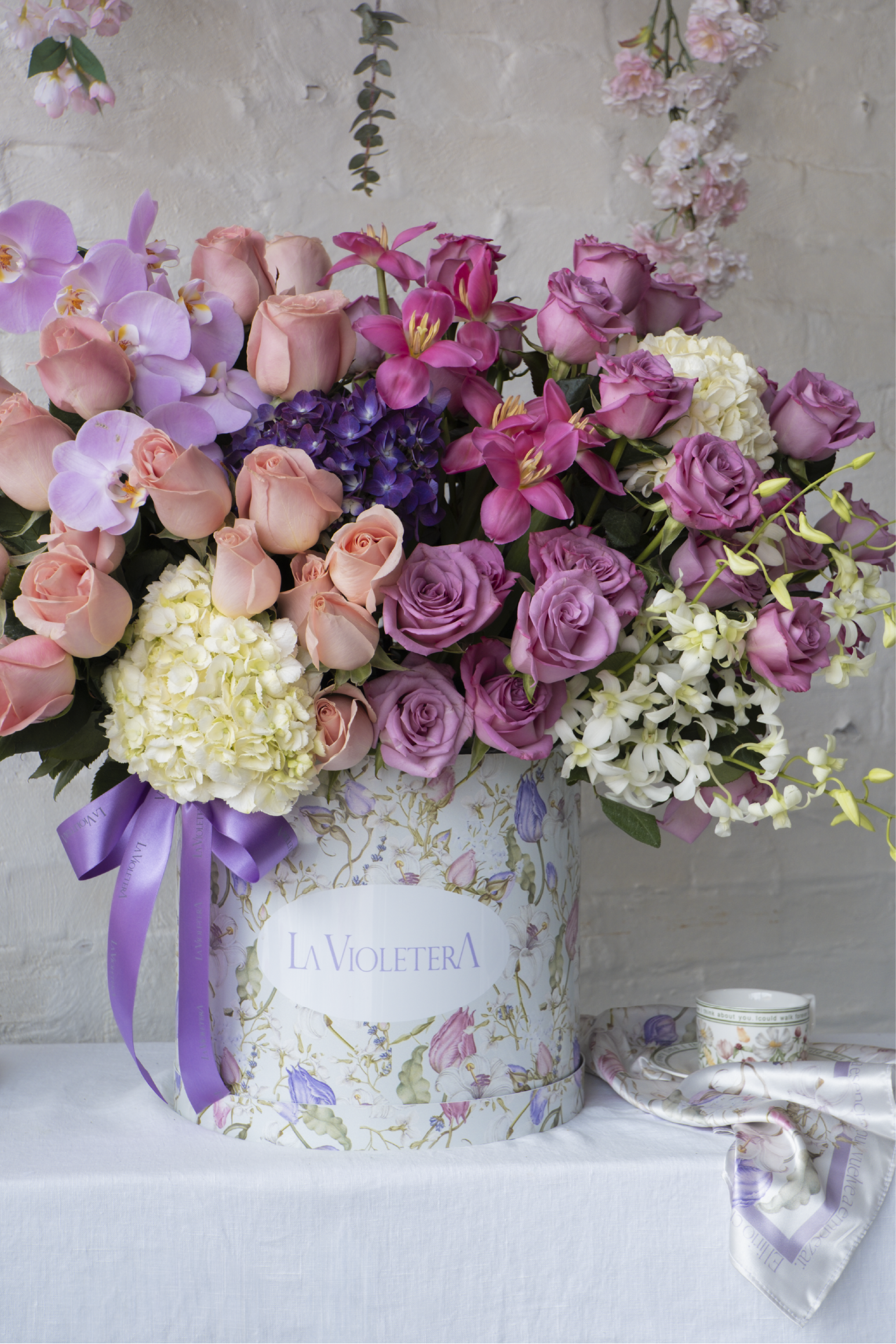 Emma, Orquídeas, rosas, hortensias y tulipanes