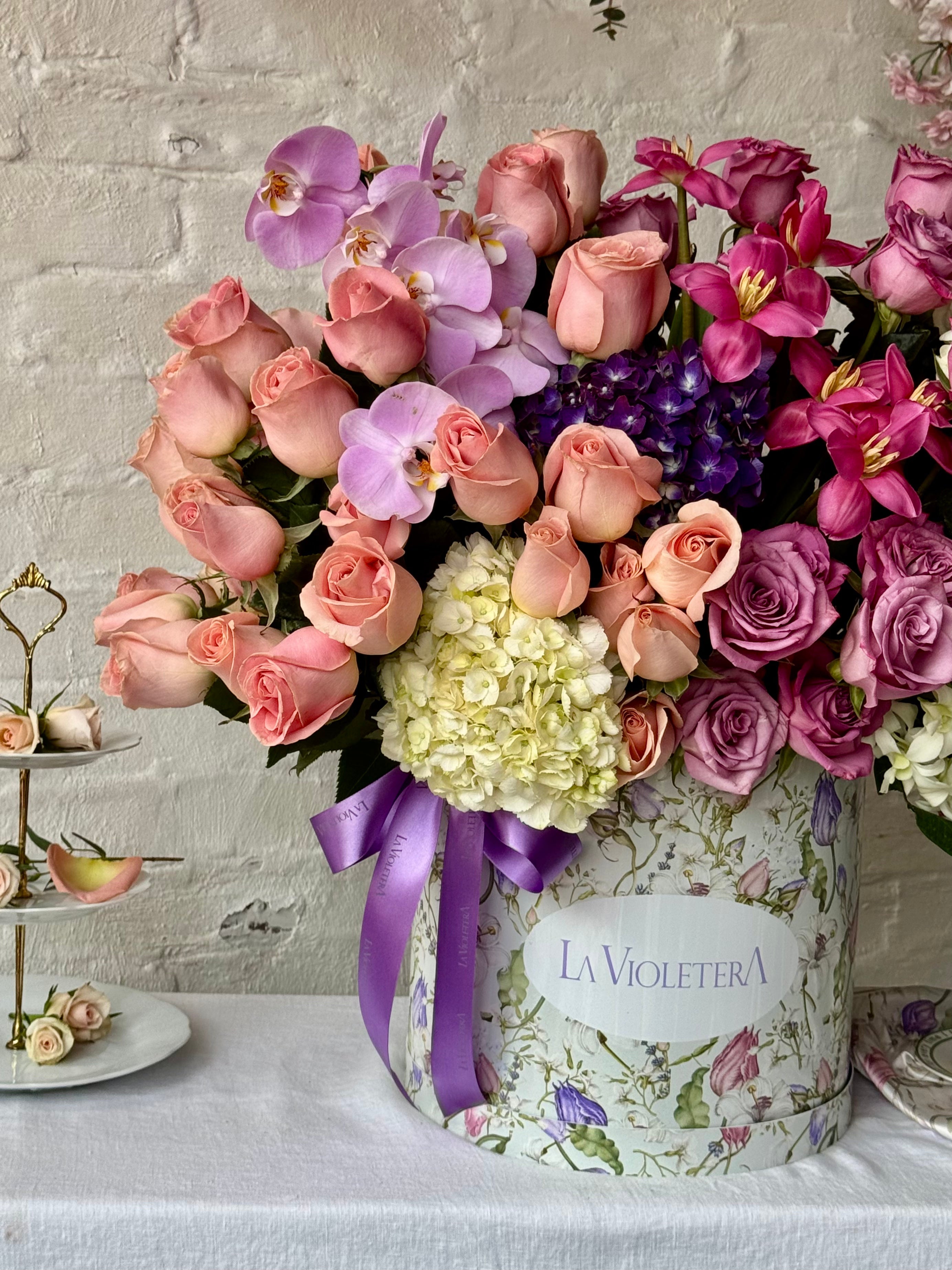 Los mejores arreglos de flores económicos para cumpleaños, arreglos de amor para San Valentin y arreglos de rosas para quince años.