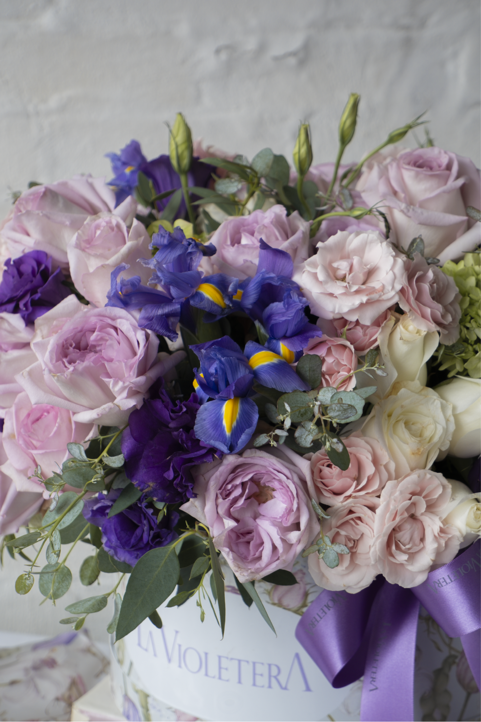 Amatis, Rosas en tonos suaves a lilas y morados