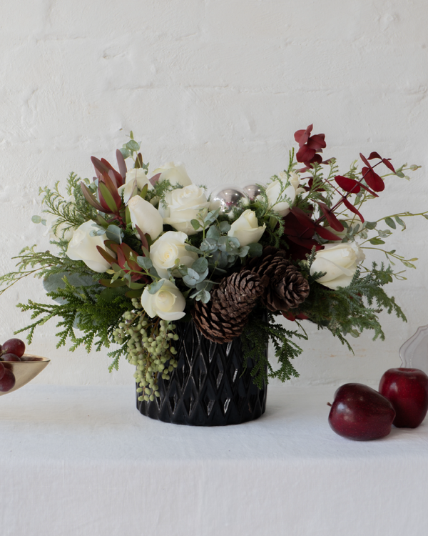 Nazarena, centro de mesa navideño en color blanco