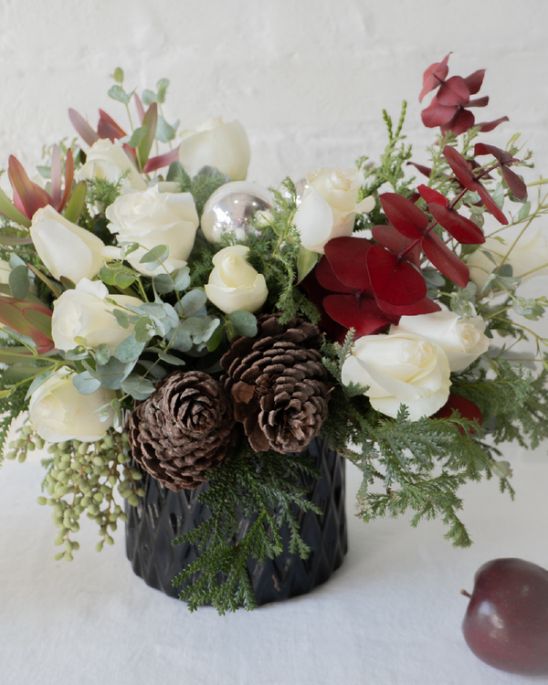 Nazarena, centro de mesa navideño en color blanco