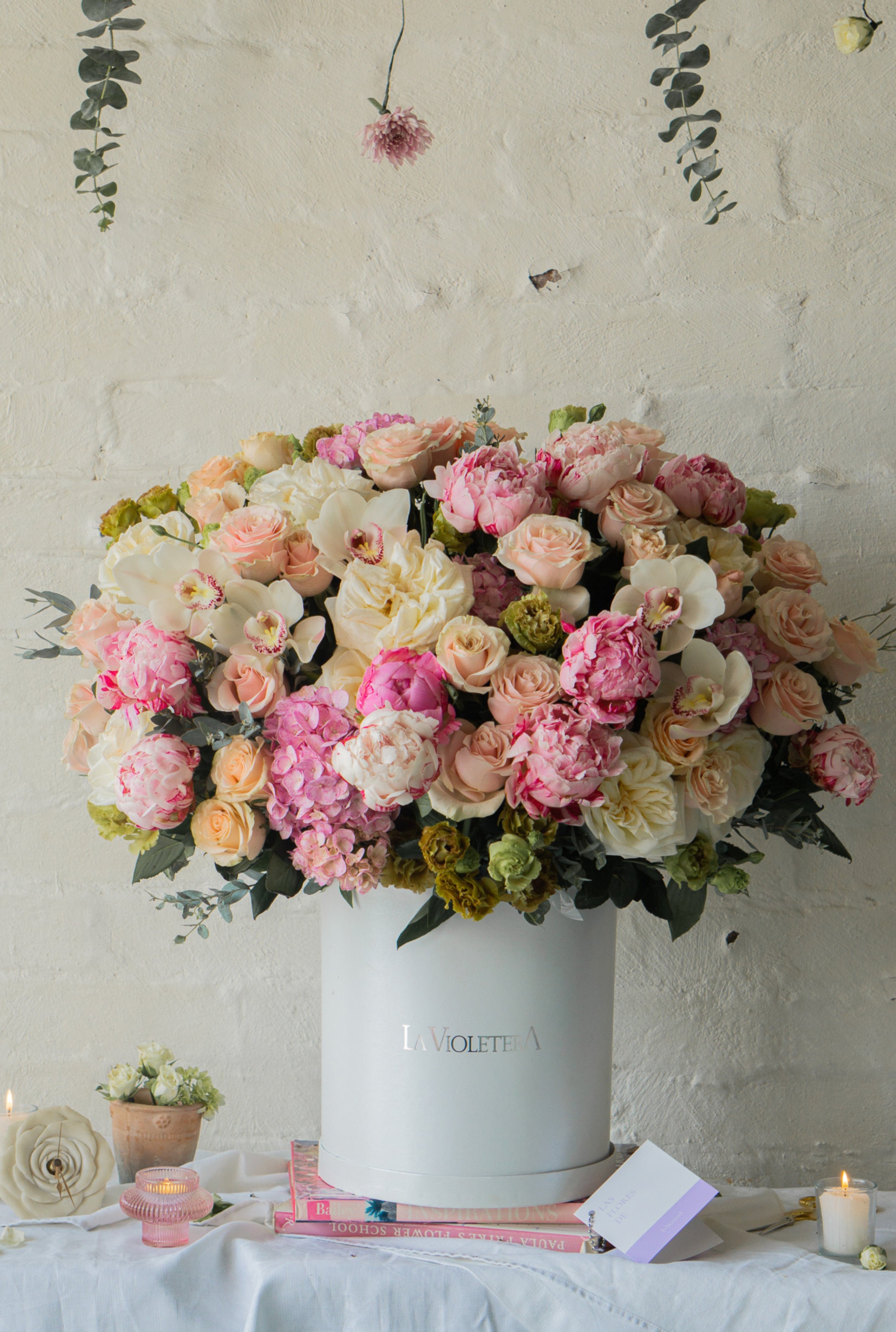 Lucrecia, espectacular arreglo con peonias