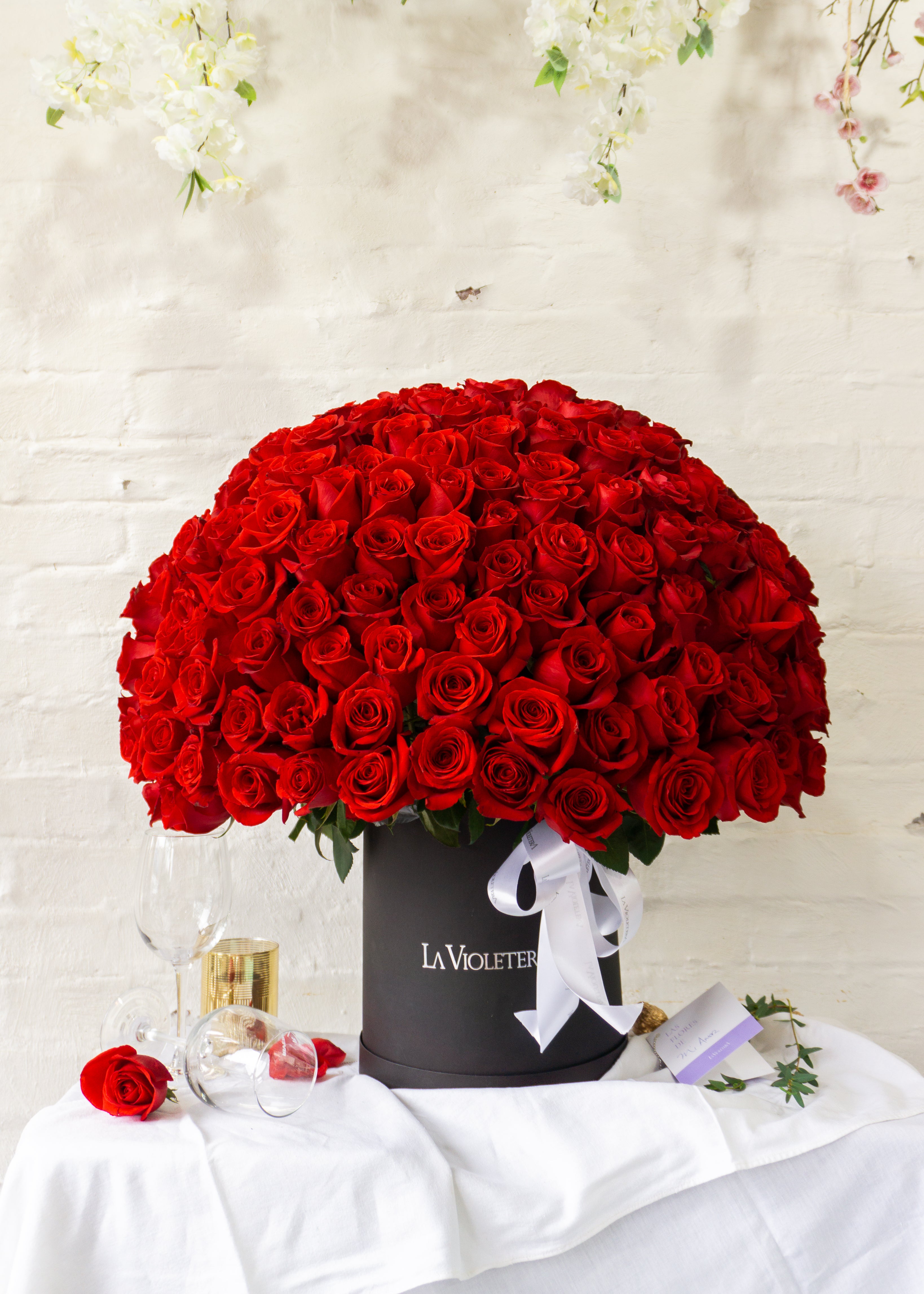 Erika ,  espectacular caja con 300 rosas